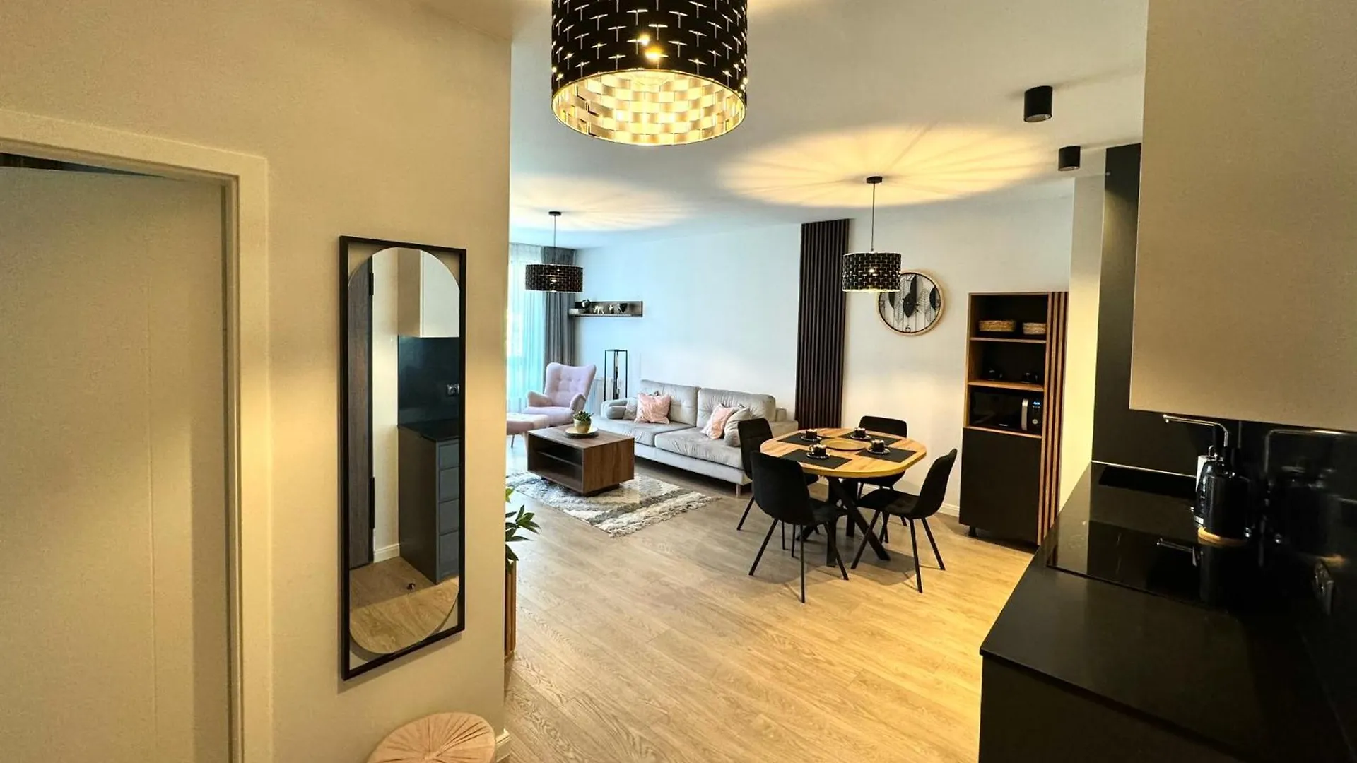 Apartmate- Scala Oldown Lakowa Apartments Гданьск